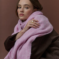 Betty Fluffy Scarf Pink