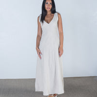 Be formal event ready with the elegant Amelia Linen Maxi Dress