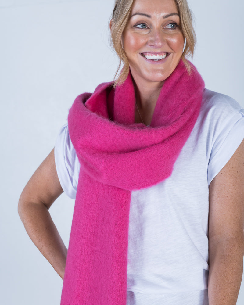 Gina Fluffy Scarf Pink