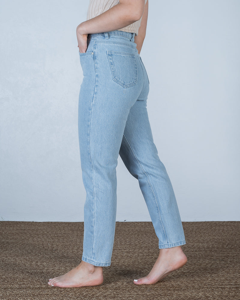 Hayley Mum Jean  Light Denim