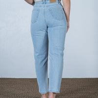 Hayley Mum Jean  Light Denim