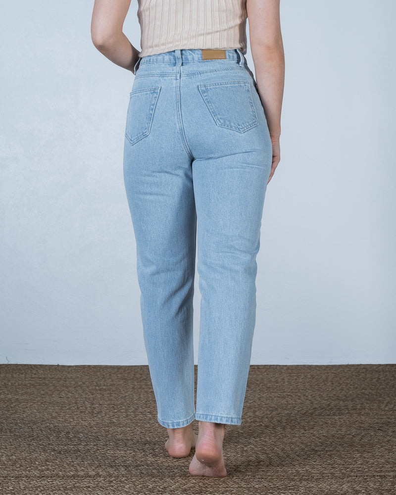 Hayley Mum Jean  Light Denim