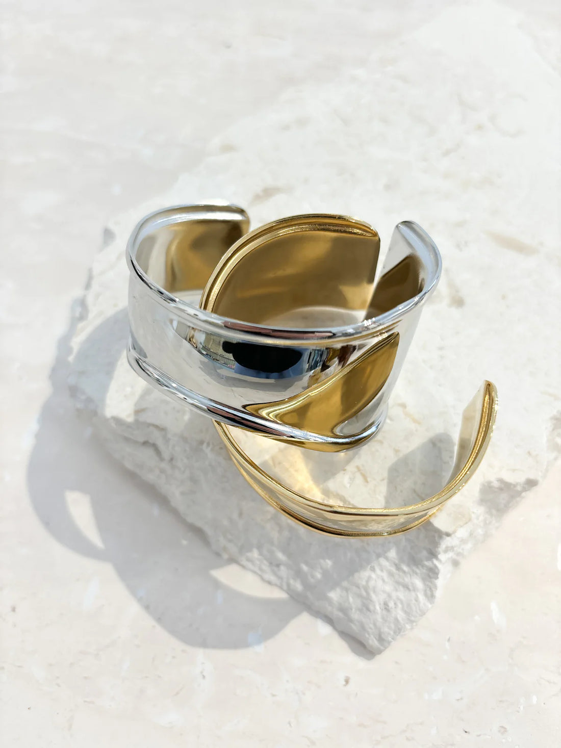 Metal Cuff Bangle Gold