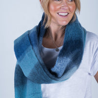 Zeon Fluffy Checked Scarf Blue