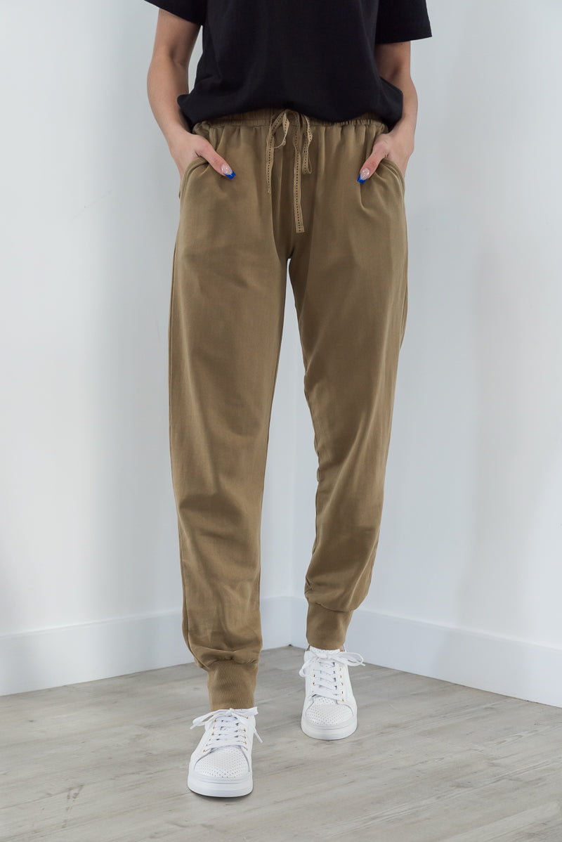 One Ten Willow Everyday Leisure Pant in Olive now at Mojo on Main